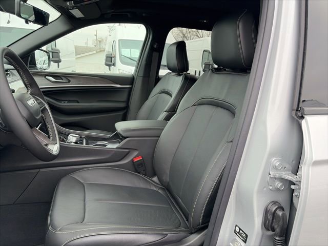 New 2026 Jeep Grand Cherokee Limited Reserve image 15