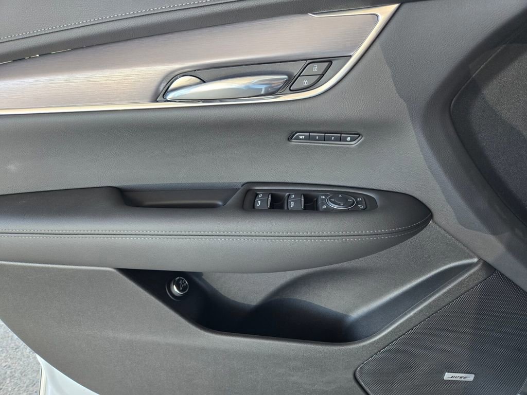 New 2025 Cadillac XT6 Luxury image 52