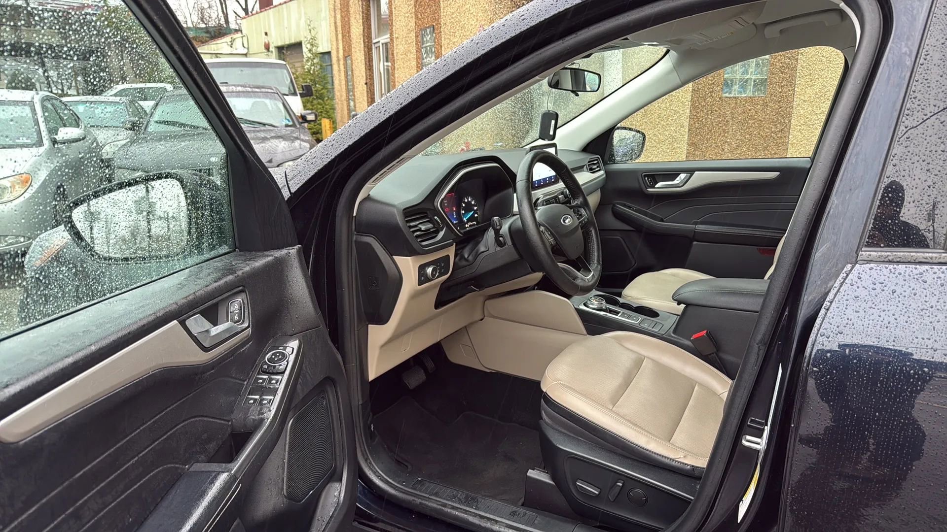 Used 2021 Ford Escape SEL image 23