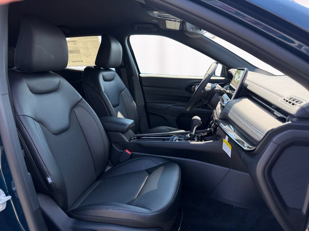 New 2026 Jeep Compass Latitude AWD/4WD image 15