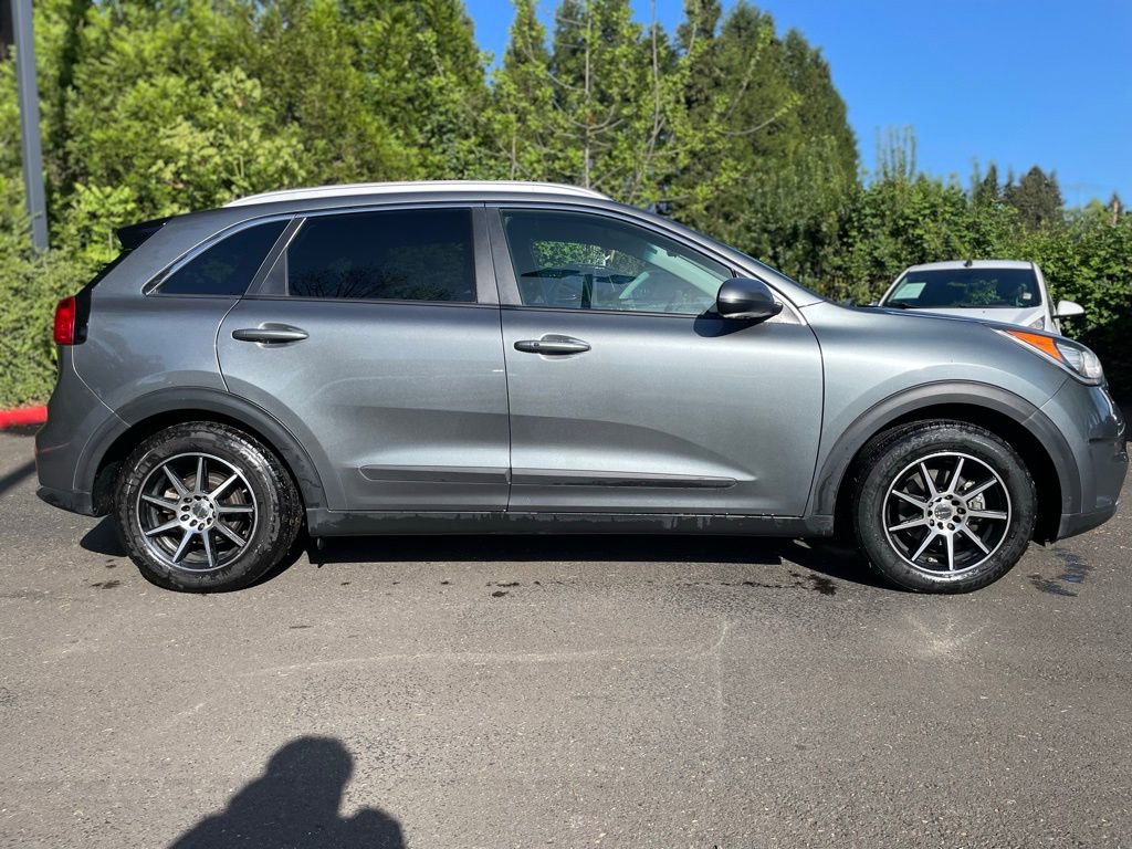 Used 2018 Kia Niro LX FWD image 3
