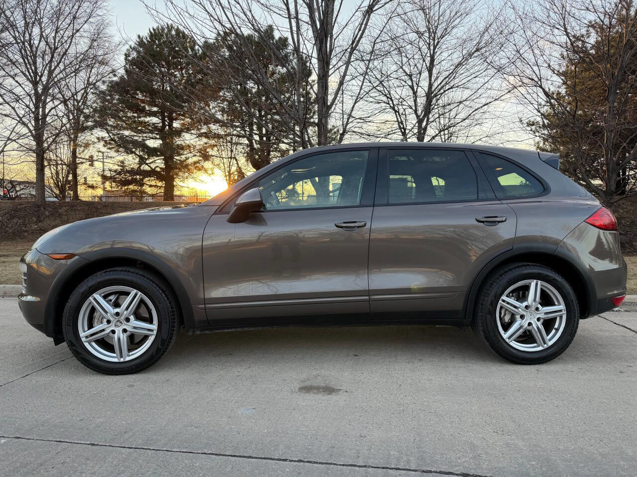 Used 2011 Porsche Cayenne S AWD/4WD image 13