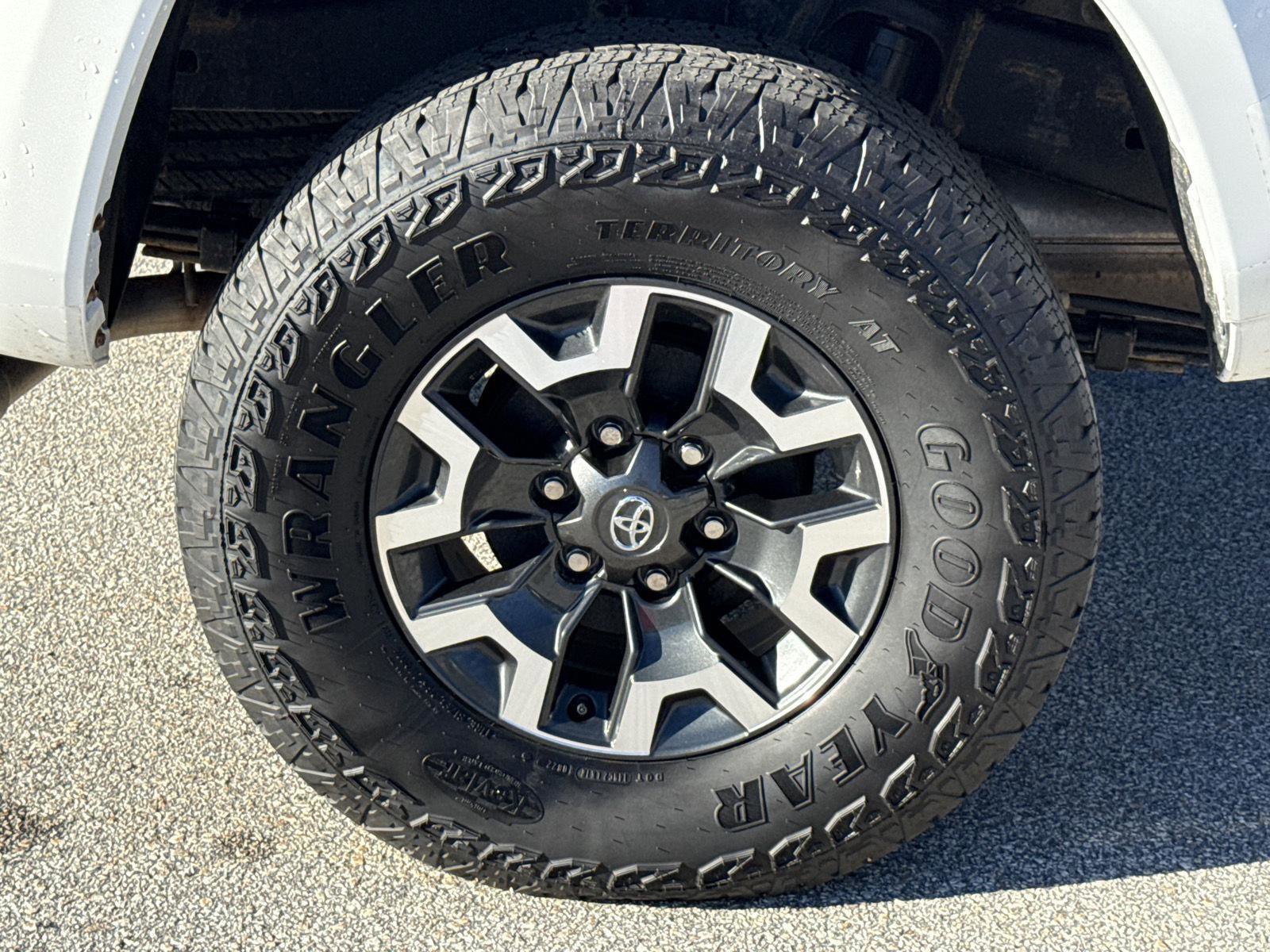 Used 2022 Toyota Tacoma SR5 image 10