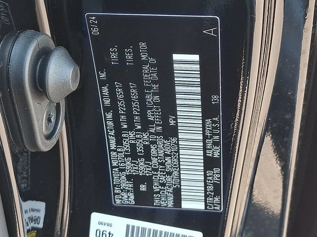 Used 2024 Toyota Sienna XLE FWD image 27