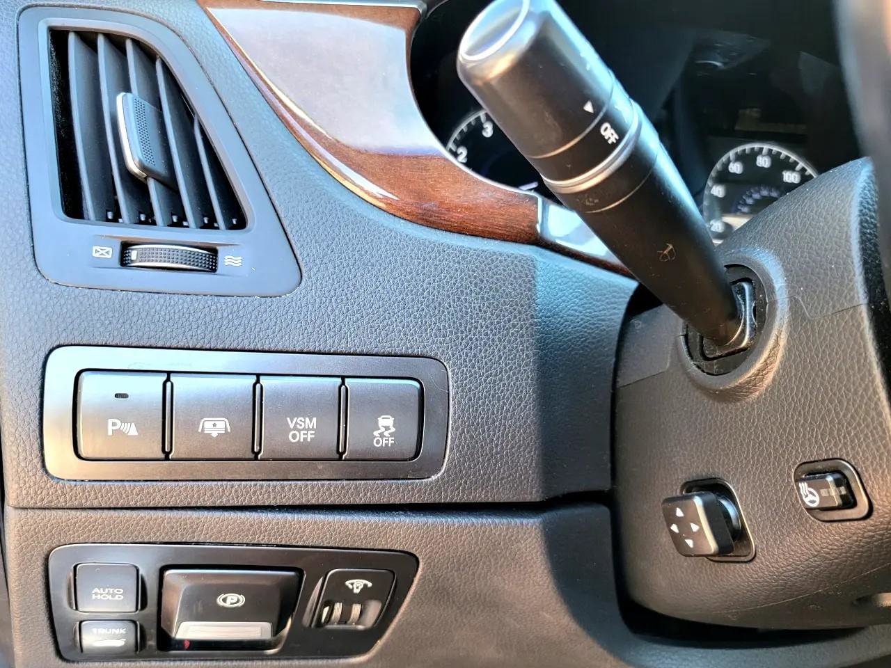 Used 2012 Hyundai Equus Signature image 15