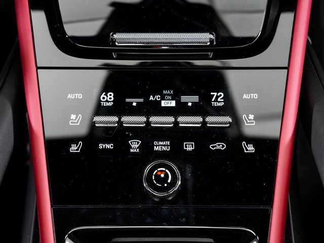 Used 2025 Porsche Cayenne image 20