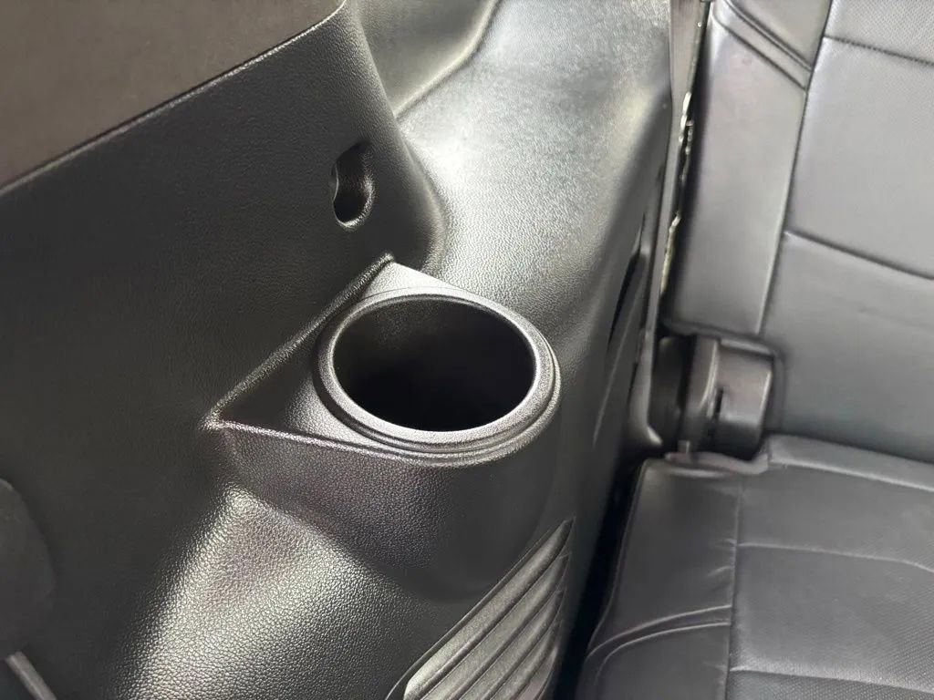 Used 2020 Cadillac Escalade Platinum image 28