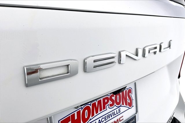 Used 2025 GMC Yukon XL Denali image 7