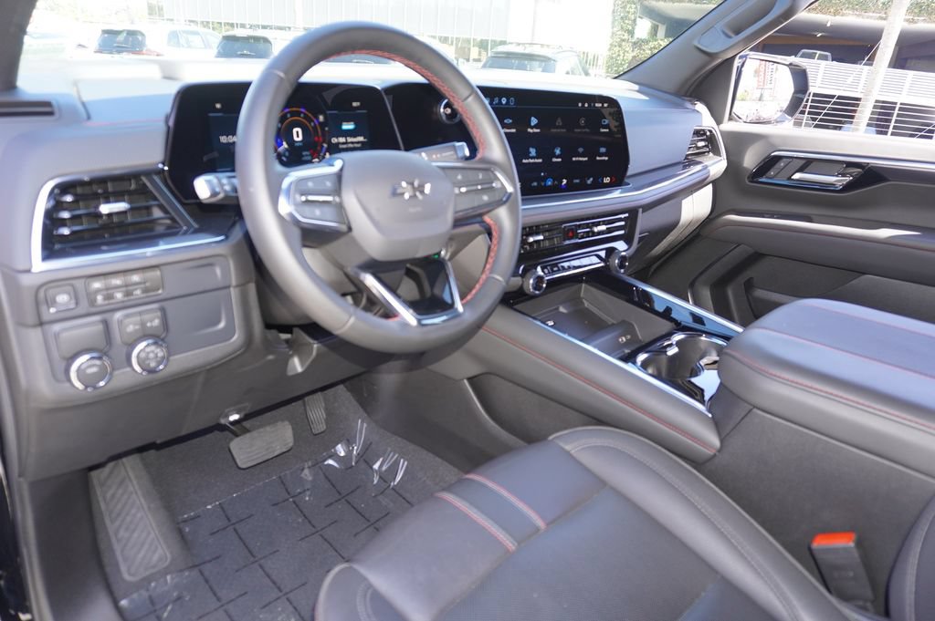 Used 2026 Chevrolet Suburban RST RWD image 15