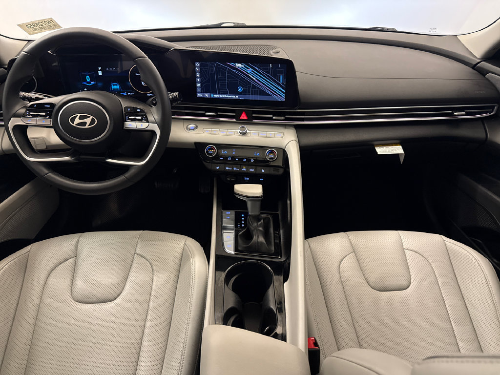 Used 2026 Hyundai Elantra Limited FWD image 13