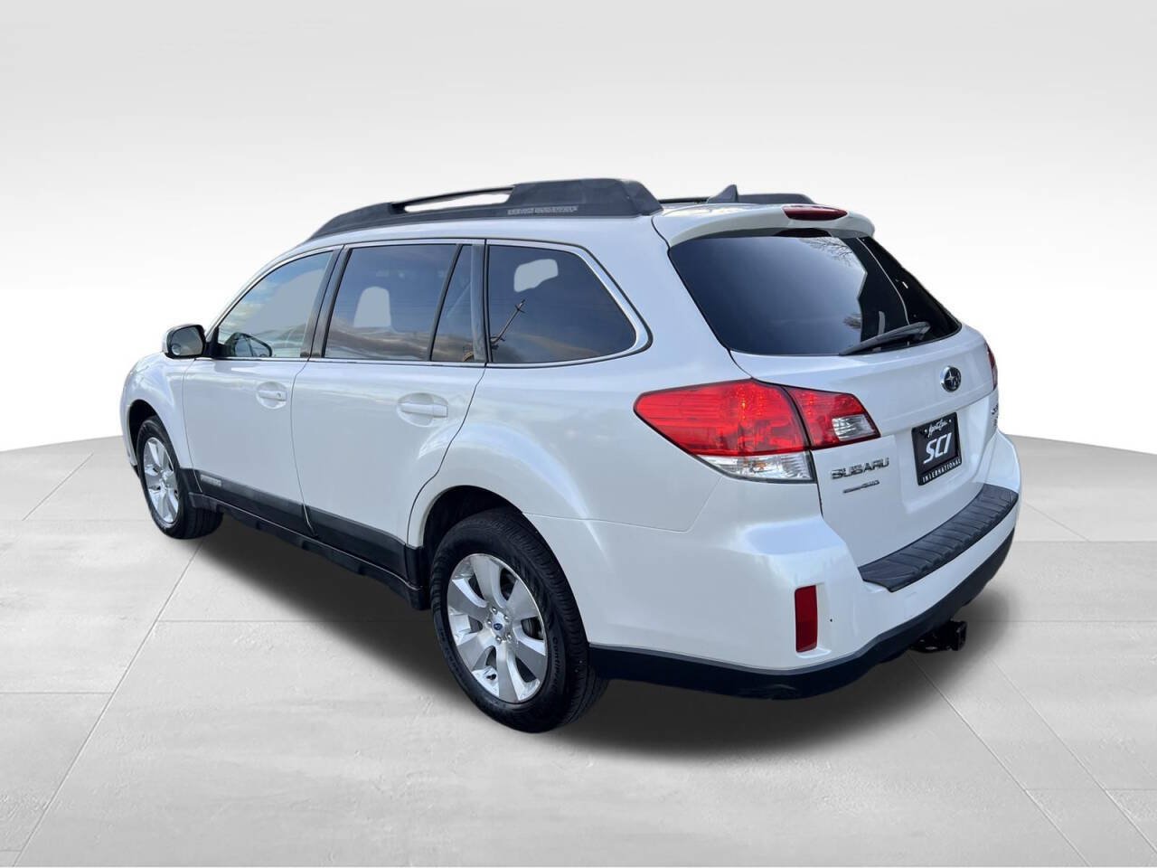 Used 2012 Subaru Outback 3.6R Limited AWD/4WD image 3