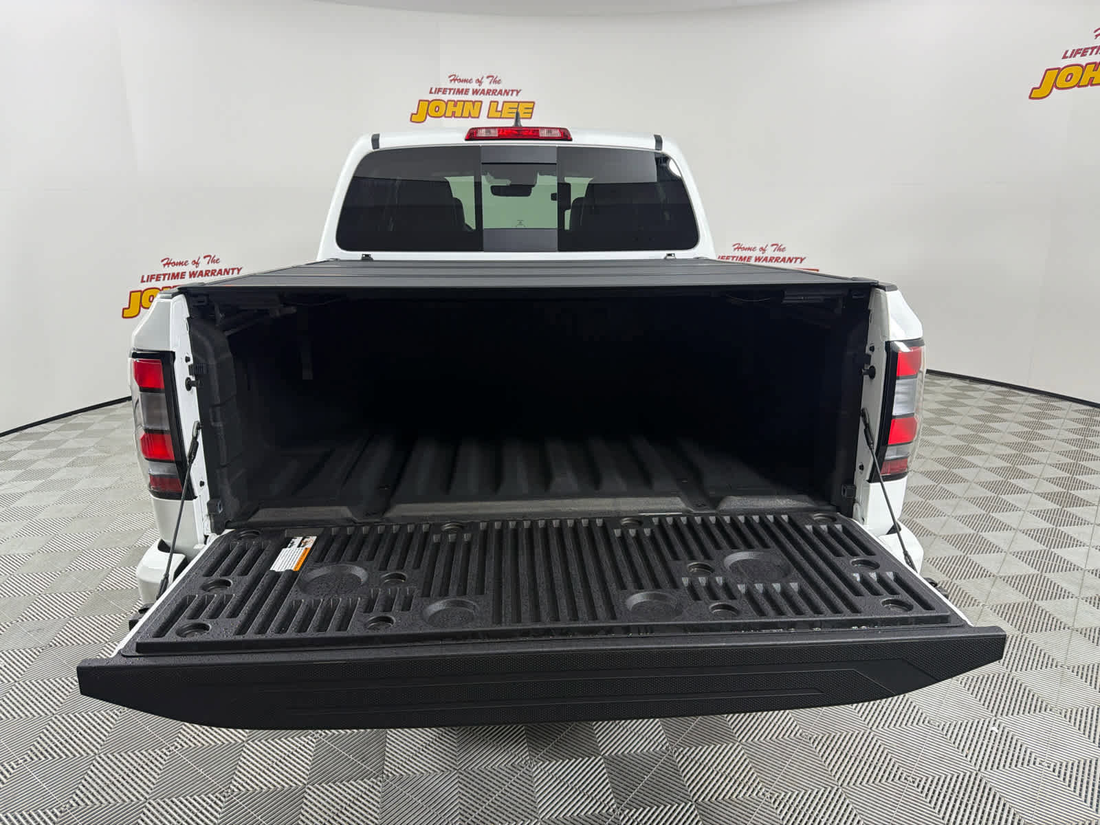 Certified 2023 Nissan Frontier PRO-4X w/ Pro-4X Premium Package AWD/4WD image 5