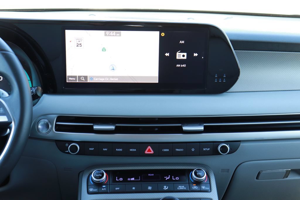 Used 2025 Hyundai Palisade SEL FWD image 17