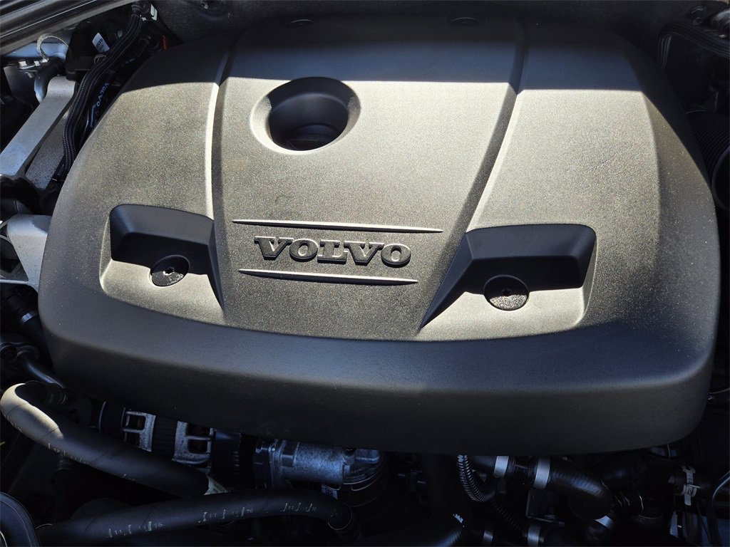 Used 2017 Volvo V60 T5 Cross Country Platinum image 31