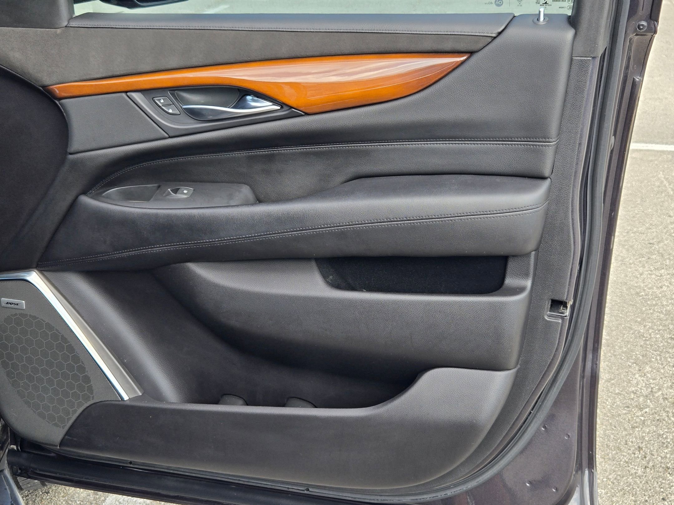 Used 2018 Cadillac Escalade Luxury image 27