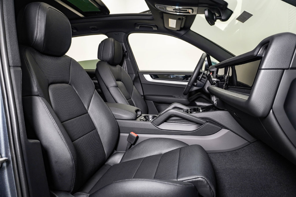 New 2026 Porsche Cayenne AWD/4WD image 15