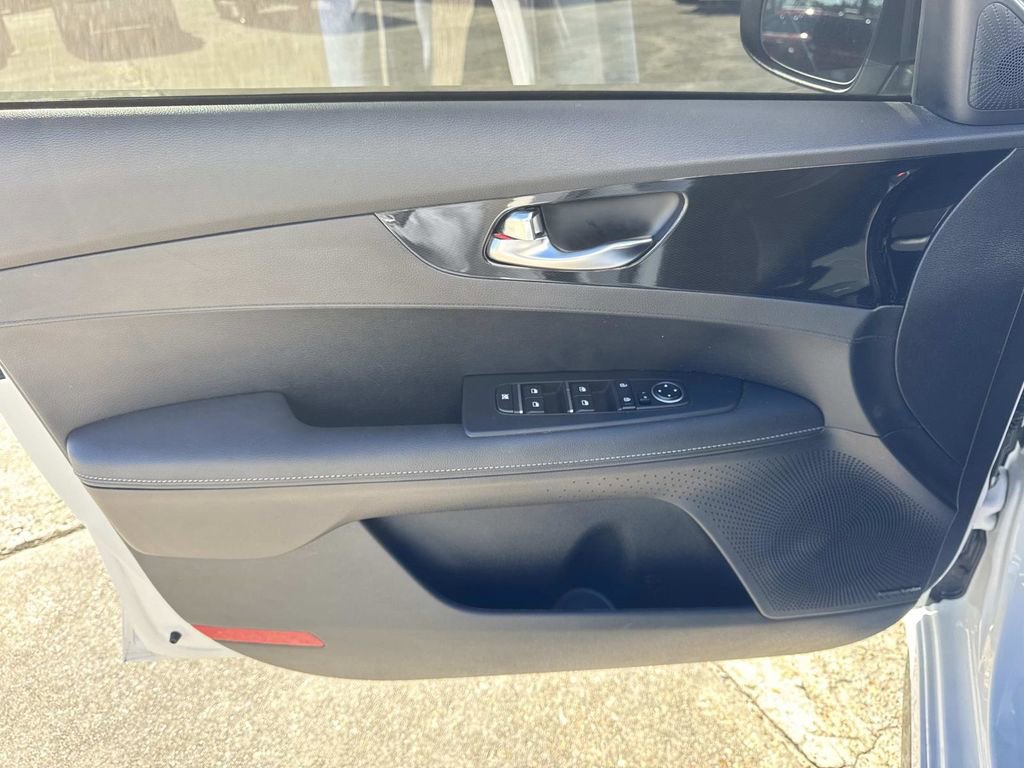 Used 2024 Kia Forte GT-Line w/ GT-Line Premium Package image 35