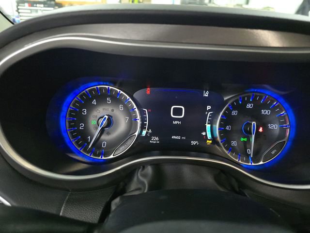 Used 2024 Chrysler Pacifica Touring-L image 26