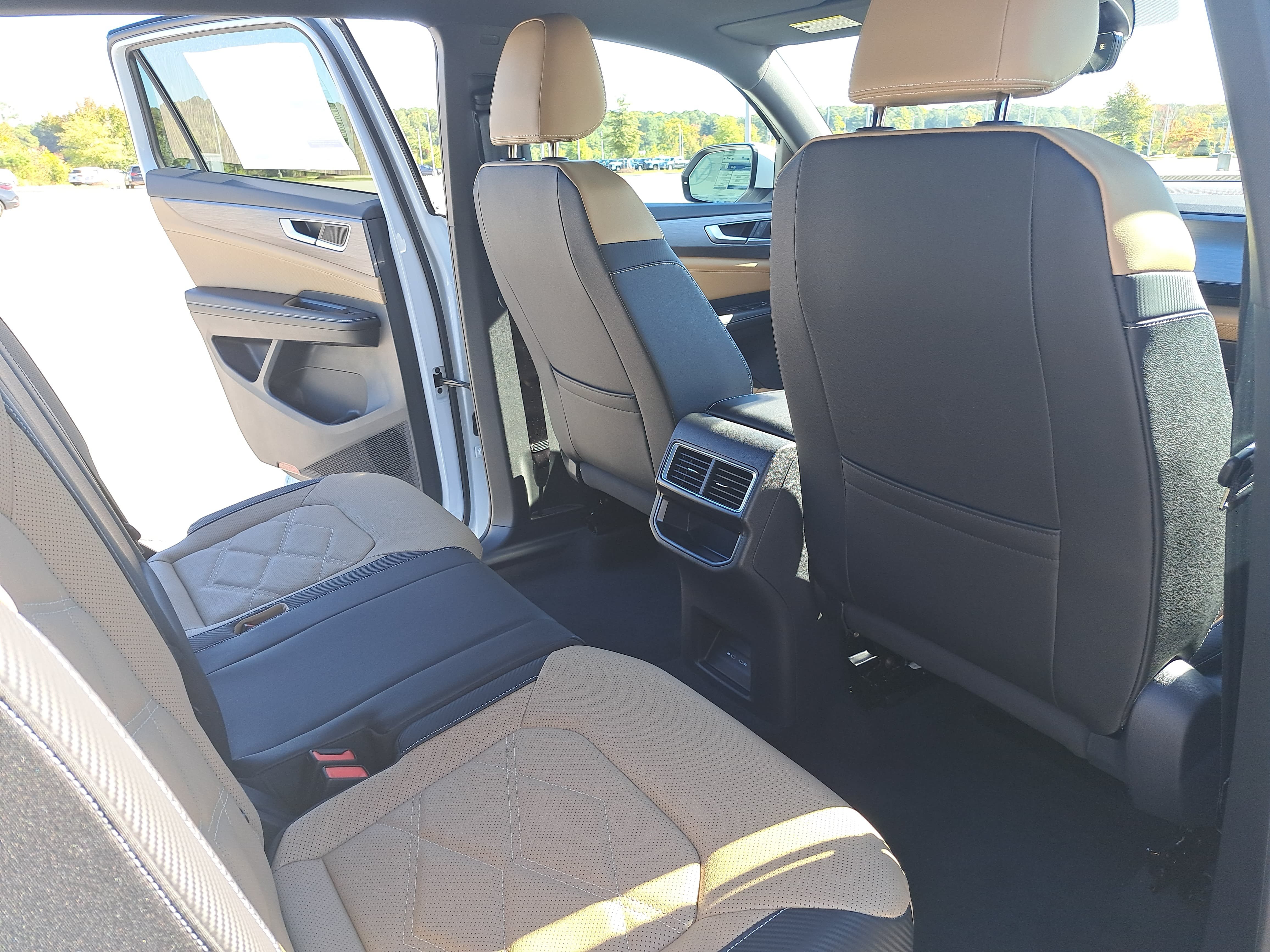 New 2026 Volkswagen Atlas Cross Sport SE AWD/4WD image 11