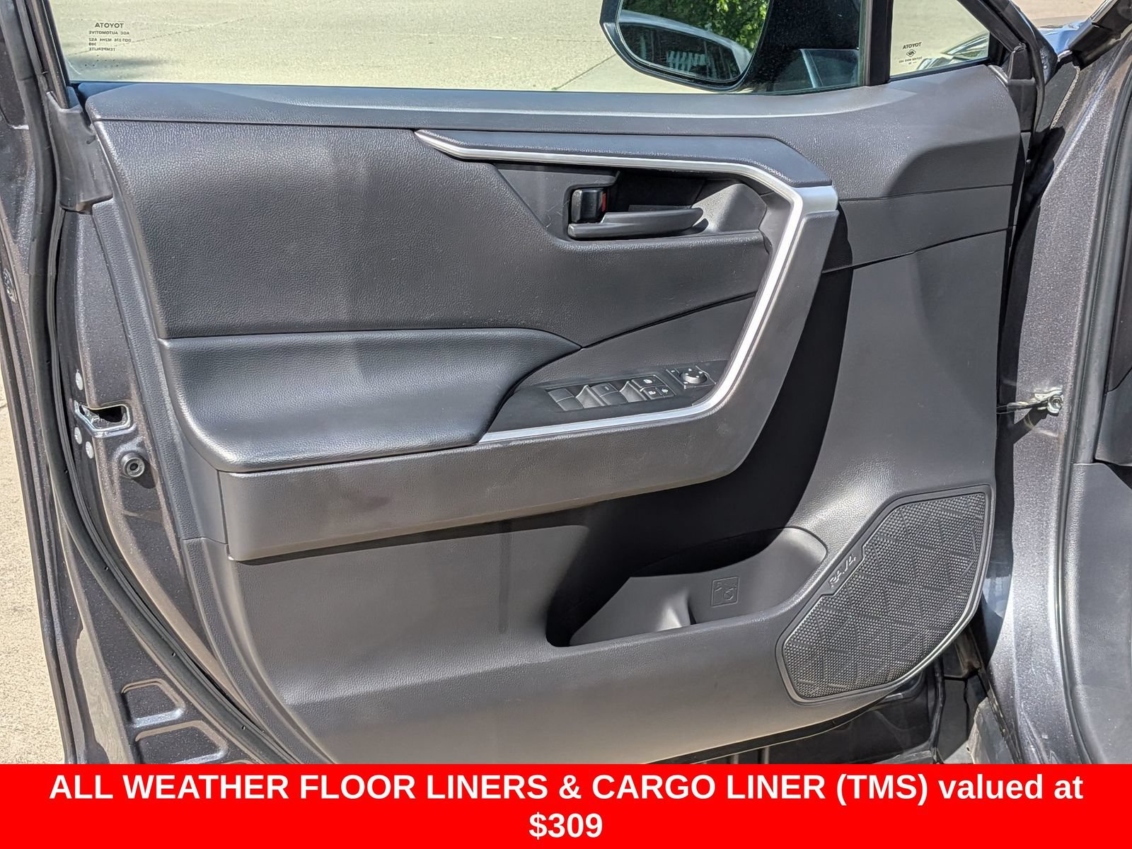 Used 2024 Toyota RAV4 LE AWD/4WD image 24