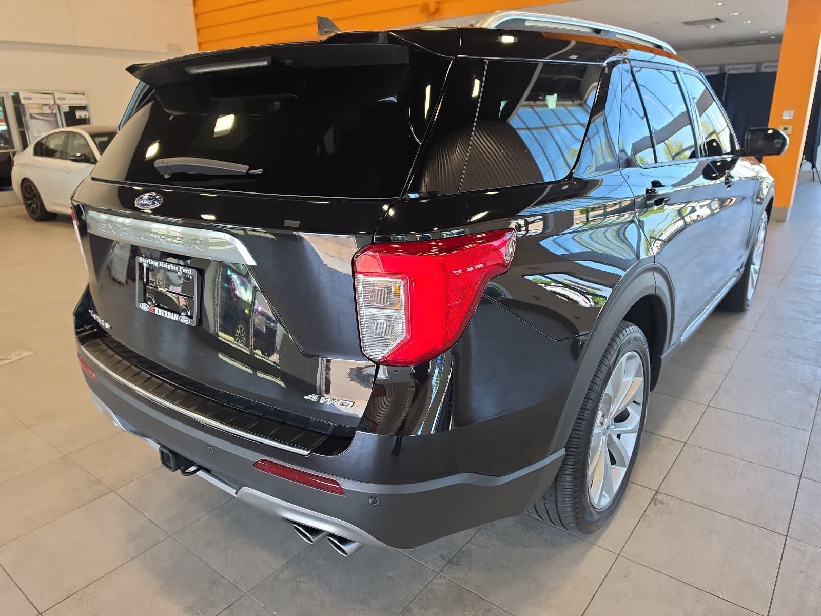Used 2023 Ford Explorer Platinum w/ Technology Package AWD/4WD image 8