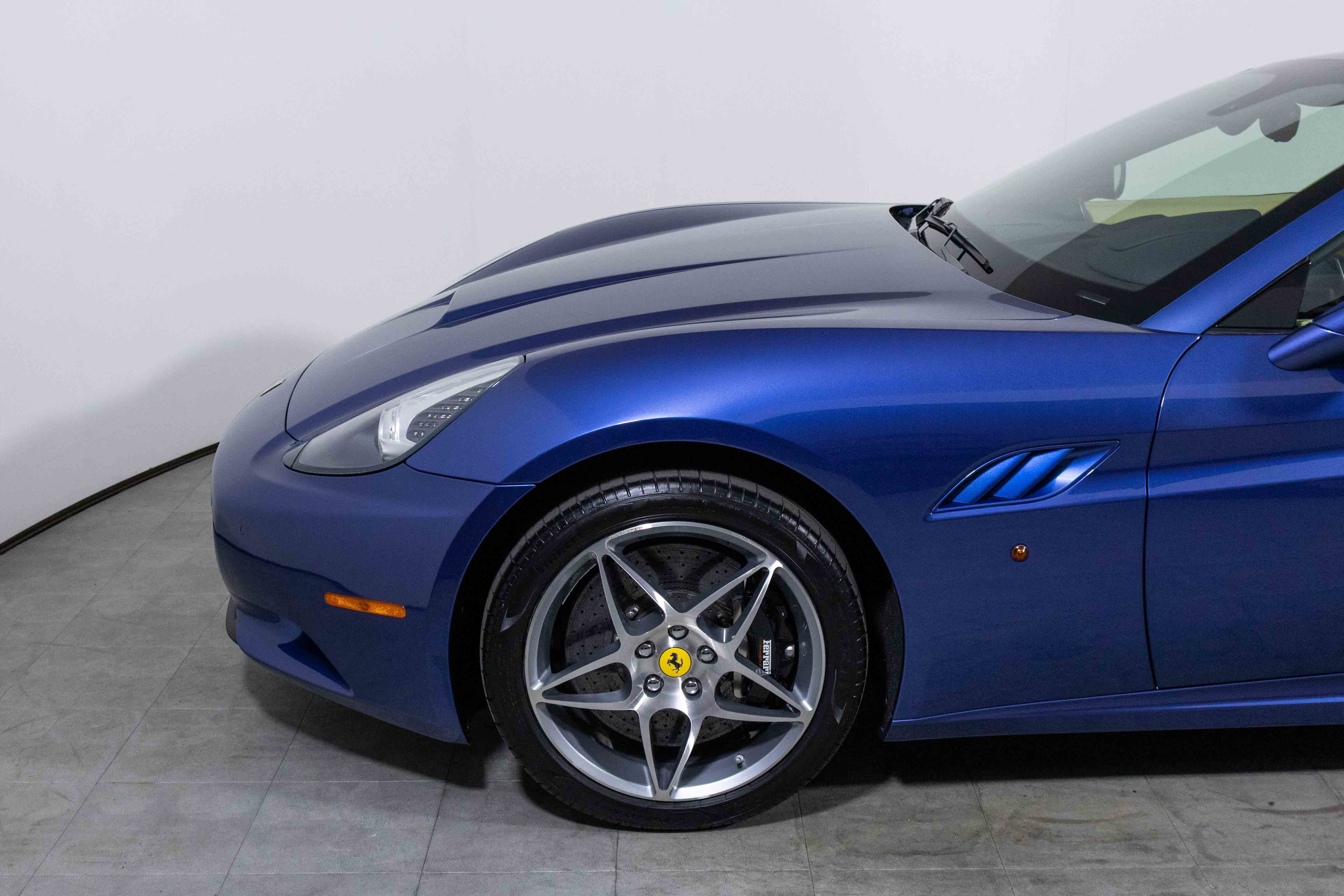 Used 2010 Ferrari California image 21