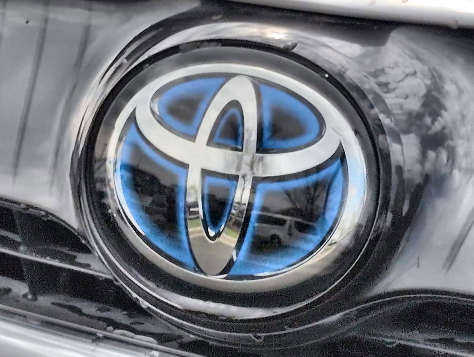 Used 2021 Toyota Venza Limited image 12