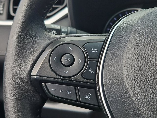 Used 2022 Toyota RAV4 XLE Premium FWD image 15