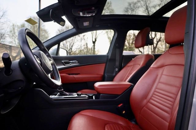 Certified 2025 Kia Sportage SX image 2