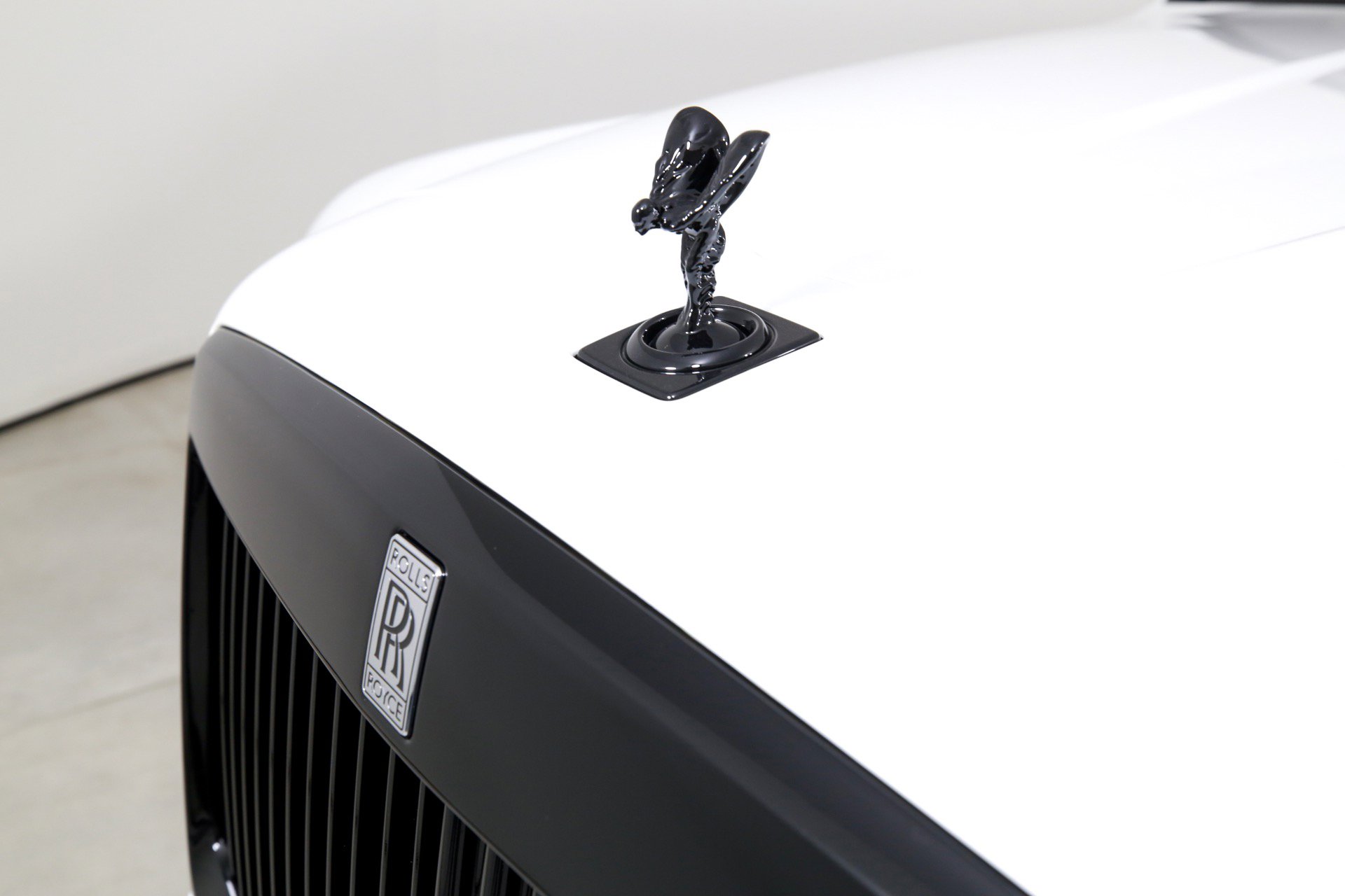 Used 2024 Rolls-Royce Cullinan image 38