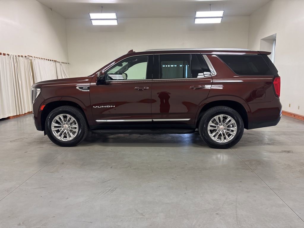 Used 2023 GMC Yukon SLT w/ SLT Luxury Package image 5