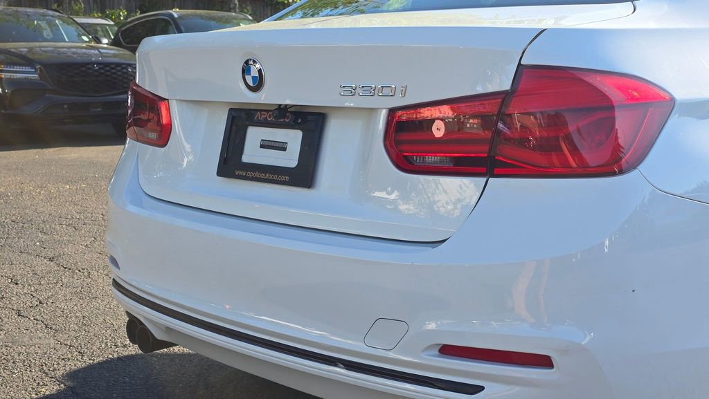 Used 2017 BMW 330i Sedan RWD image 13