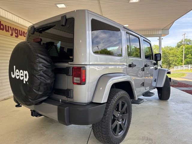 Used 2017 Jeep Wrangler Unlimited Sahara w/ Max Tow Package AWD/4WD image 6