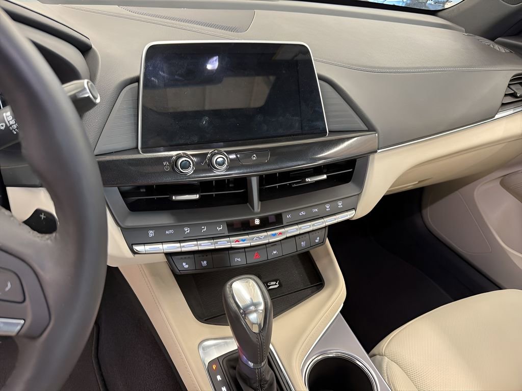 Used 2025 Cadillac CT4 Premium Luxury image 10
