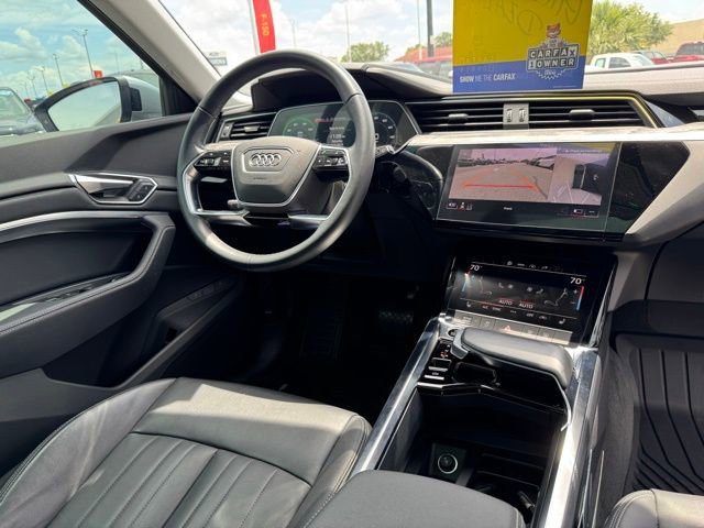 Used 2022 Audi e-tron Premium w/ Convenience Plus Package image 50