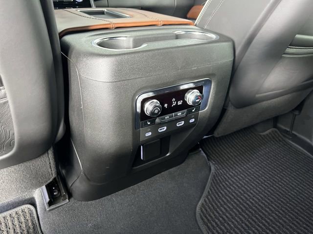 Used 2023 GMC Yukon XL Denali Ultimate image 22
