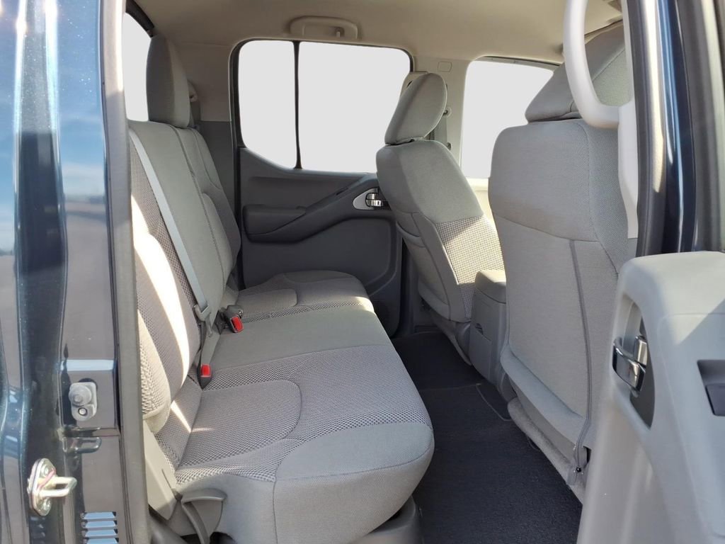 Used 2020 Nissan Frontier SV RWD image 12