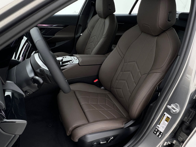 Used 2027 BMW 530i xDrive w/ M Sport Package AWD/4WD image 9