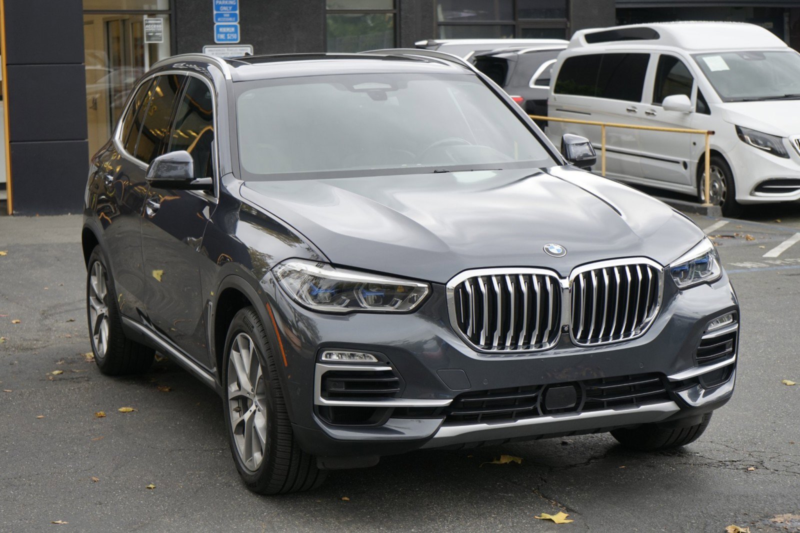 Used 2020 BMW X5 xDrive50i w/ Executive Package AWD/4WD image 6