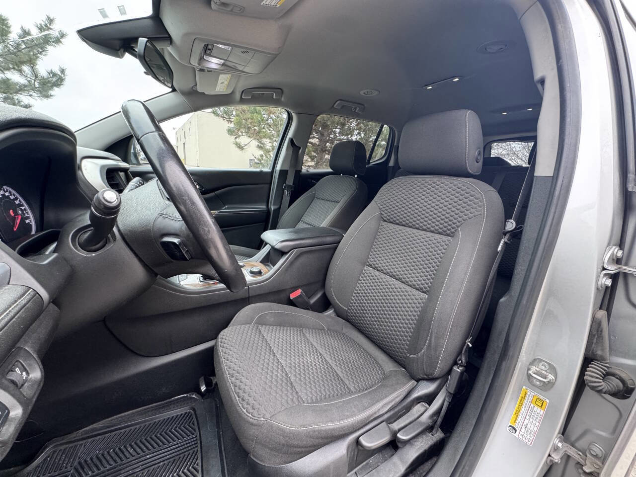 Used 2017 GMC Acadia SLE AWD/4WD image 9