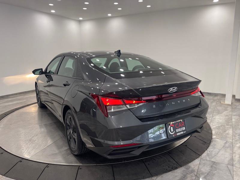 Used 2021 Hyundai Elantra SEL w/ Cargo Package image 5