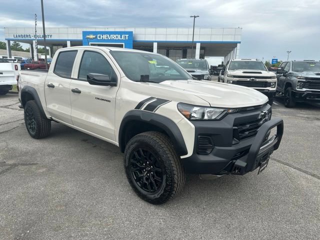 New 2026 Chevrolet Colorado Trail Boss w/ Off-Road Front Bumper Package AWD/4WD video 1