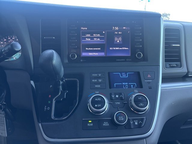 Used 2020 Toyota Sienna LE w/ LE Preferred Package image 25