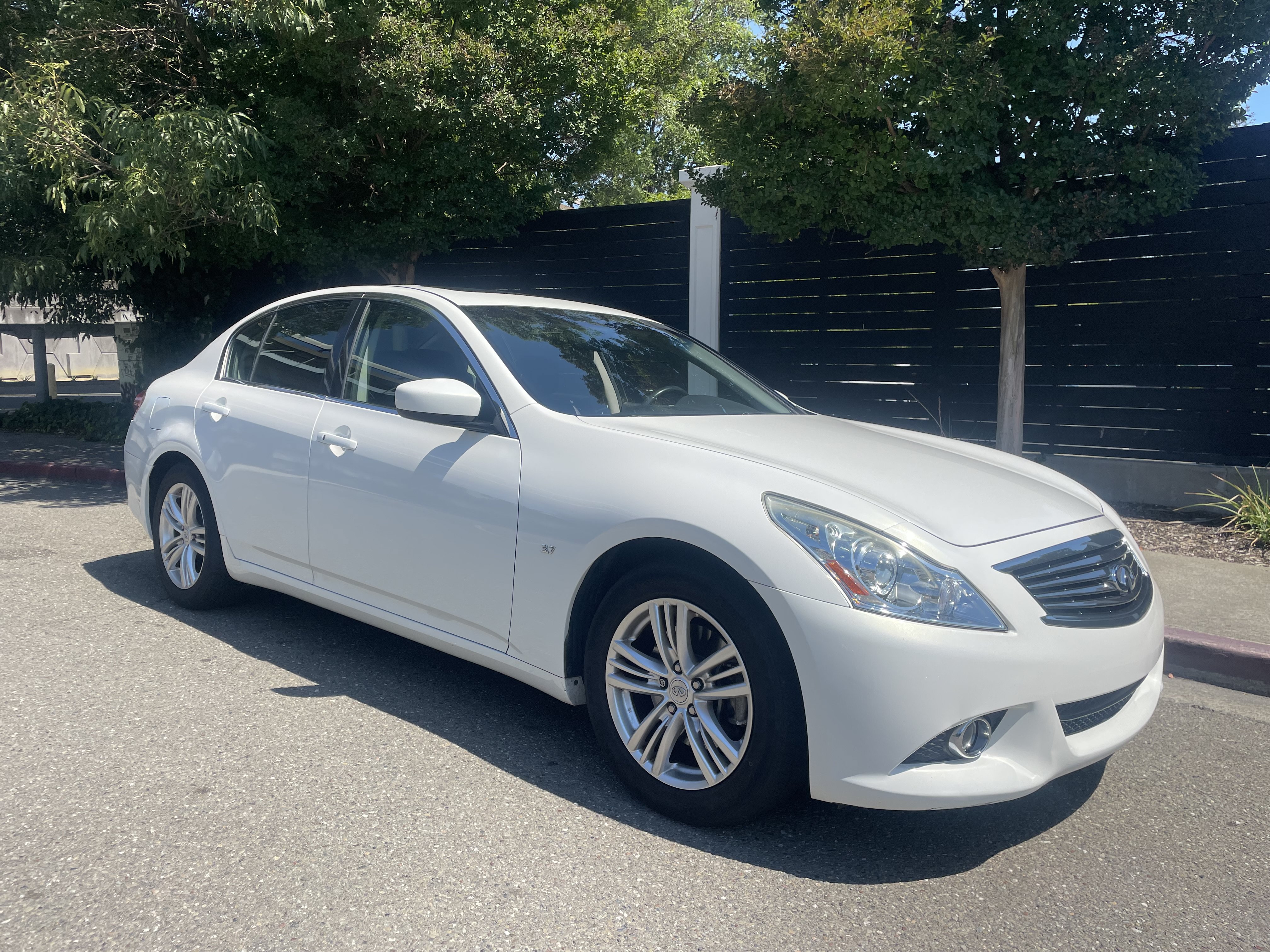 Used 2015 INFINITI Q40 w/ Navigation Package