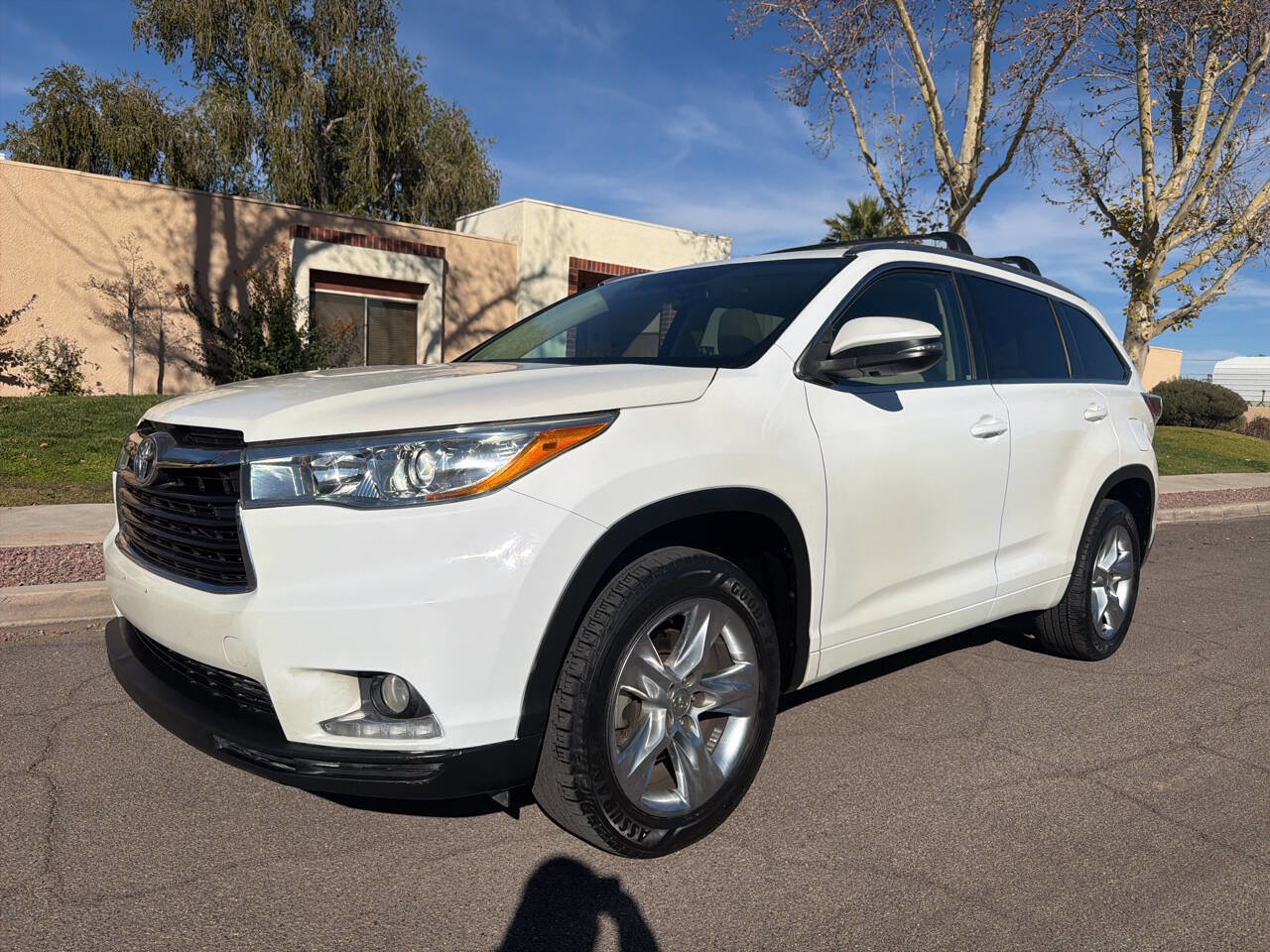 Used 2015 Toyota Highlander Limited image 2