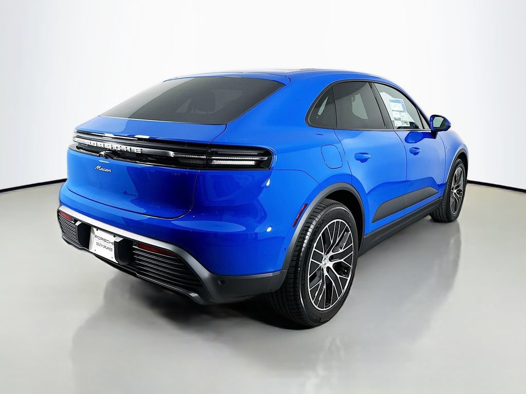 Certified 2026 Porsche Macan Electric RWD image 9