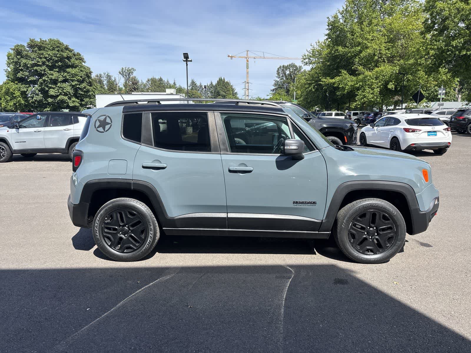 Used 2017 Jeep Renegade Trailhawk AWD/4WD image 5