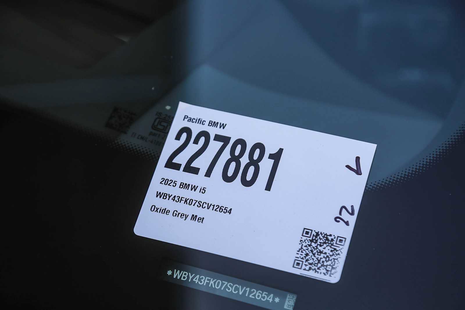 Used 2025 BMW i5 M60 w/ Premium Package image 24