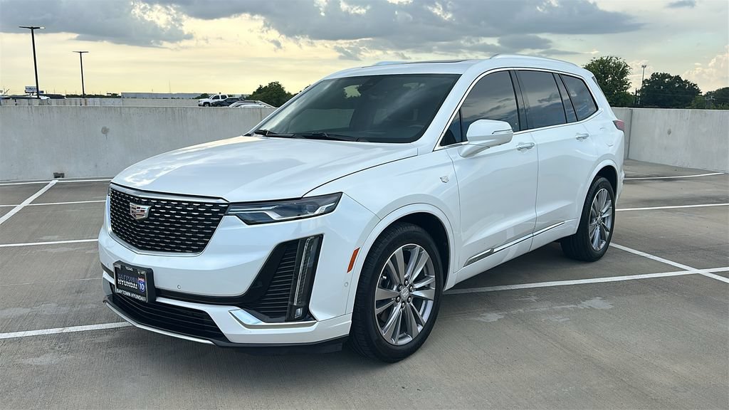 Used 2024 Cadillac XT6 Premium Luxury w/ Technology Package FWD image 9
