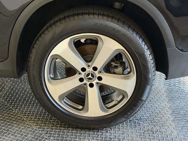 Used 2022 Mercedes-Benz GLC 300 4MATIC image 13